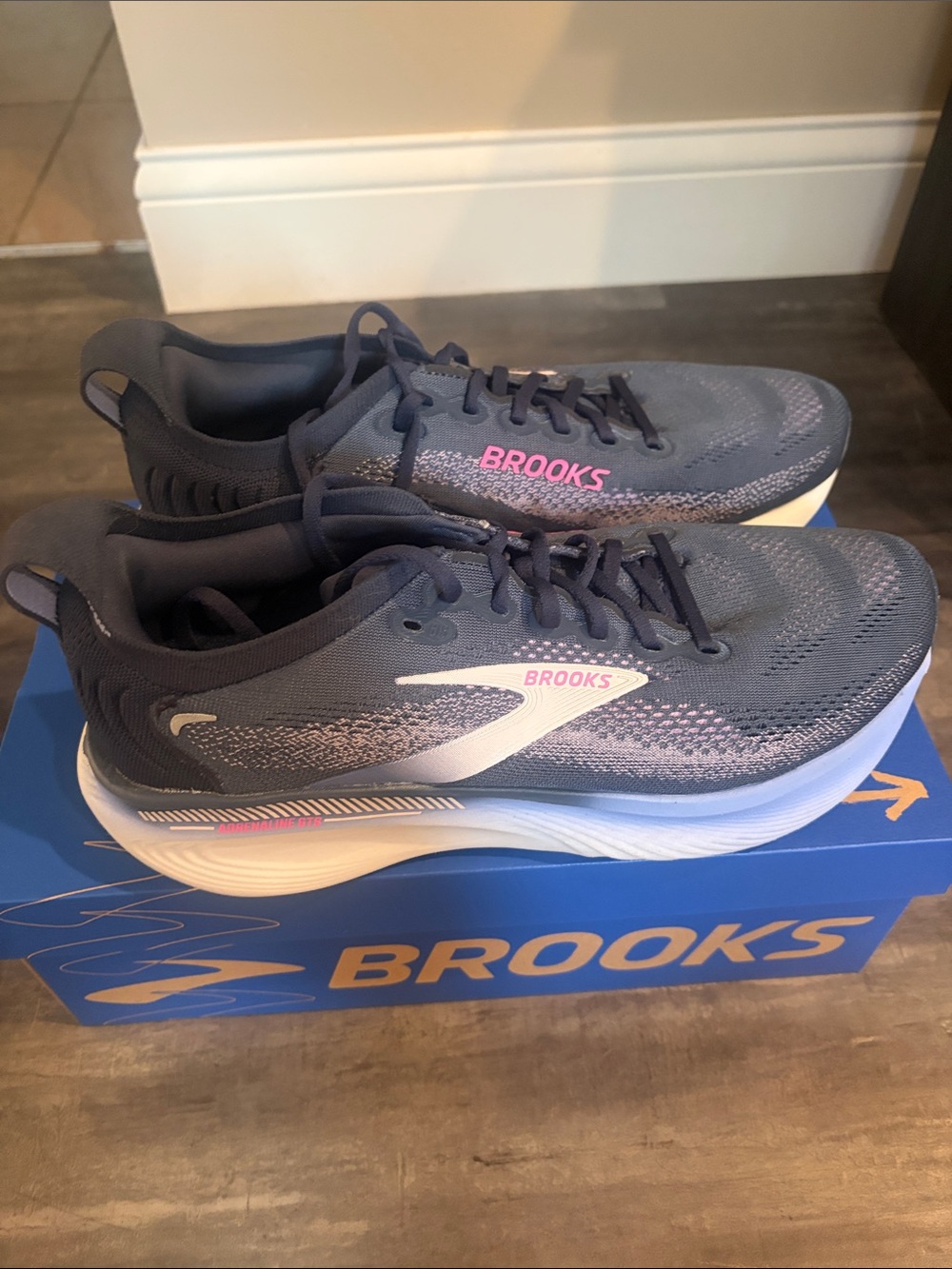 Brooks Adrenaline GTS 25